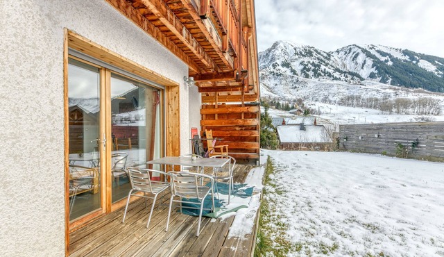 Apartment 'Le Lièvre' with Mountain View, Private Terrace and Wi-Fi