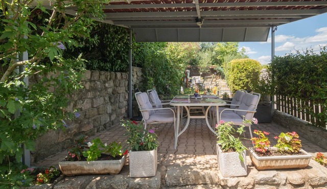 Apartment 'Le Mas De La Blache' with Mountain View and Wi-Fi