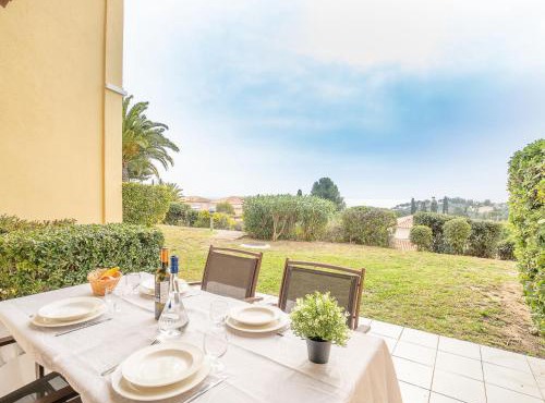 Apartment Le Village - C4 008 by Interhome