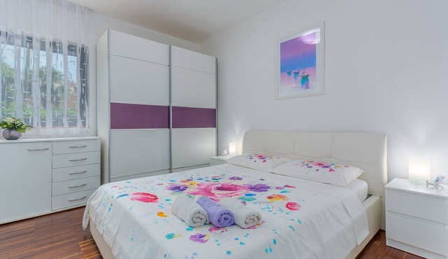 Apartment Lella near the sea and city center 500 meters