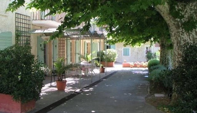 Apartment 'Les cigales' - Tastefully Restored Provencal Farmhouse