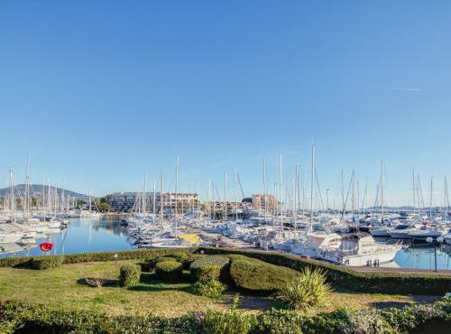 Apartment Les Deux Voiles-1 by Interhome