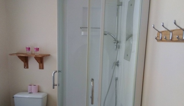 Apartment Les fleurs, Bellac, close to all amenities.