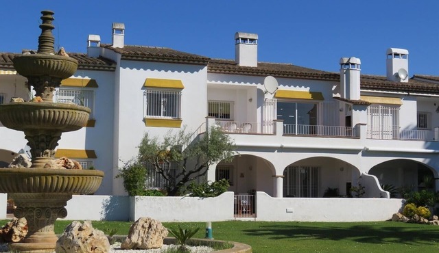 Apartment 'Les Fonts 83' with Shared Pool, Private Terrace and Balcony