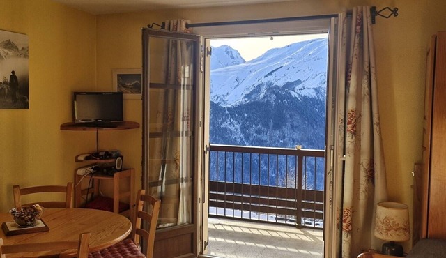 Apartment “Les Granges 13” with Mountain View, Balcony and Wi-Fi