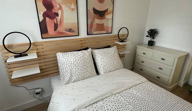 Apartment Les Goëlettes in Saint Cyprien Plage, sea view with swimming pool - 4 Pers