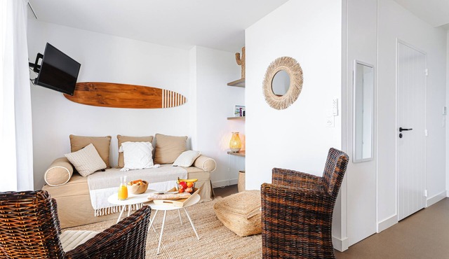 Apartment 'Les Iles, T2 Vue Mer' with Sea View, Private Terrace and Wi-Fi