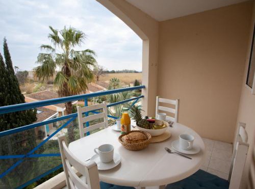 Apartment Les Jardins d'Anglade by Interhome