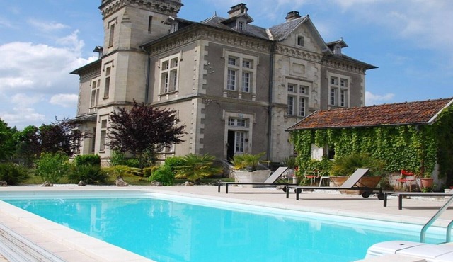 Apartment les Jasmins in the park of the castle of Hostens