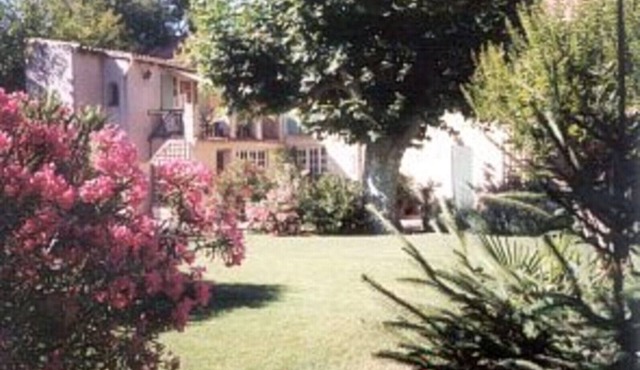 Apartment 'Les lavandes' - Tastefully Restored Provencal Farmhouse