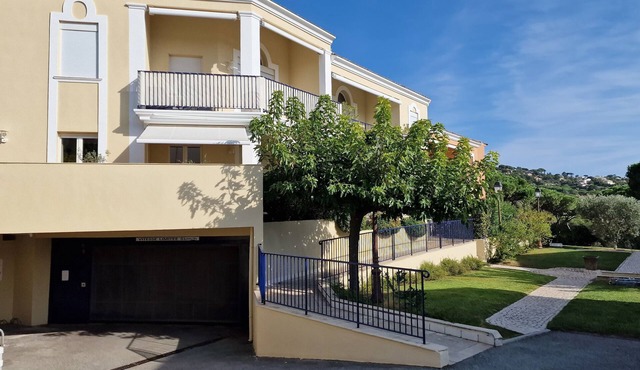Apartment les Pins Bleus A8 Sainte Maxime near the sea with swimming pool and terrace