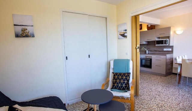 Apartment Les Sirènes du Lavandou by Interhome