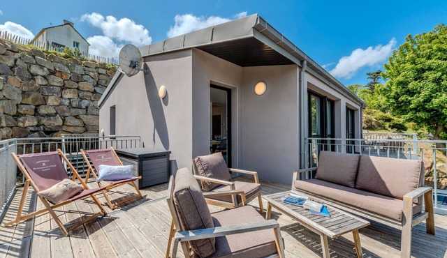 Apartment 'Les Terrasses De La Palud' with Sea View and Private Terrace