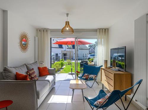 Apartment Les Villas du Men Du-2 by Interhome