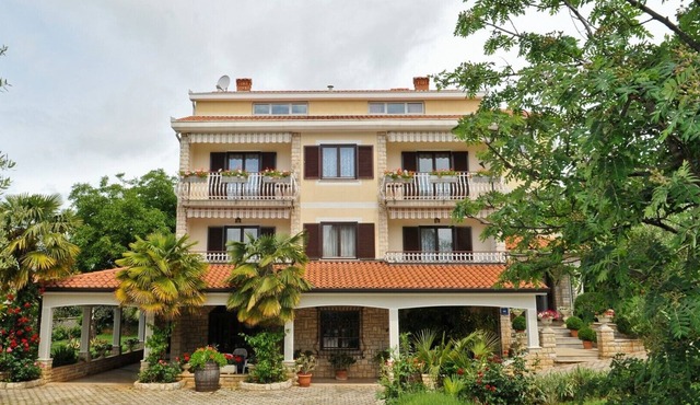 Apartment Liliana 5 with Roof Terrace and Sea View