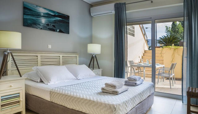 Apartment Lilly, brand new apartment with communal pool, 10 meters from sea