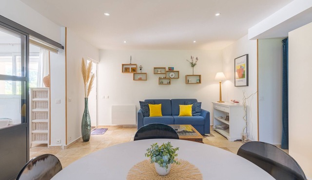 Apartment 'Lobéal' with Shared Pool, Wi-Fi and Air Conditioning