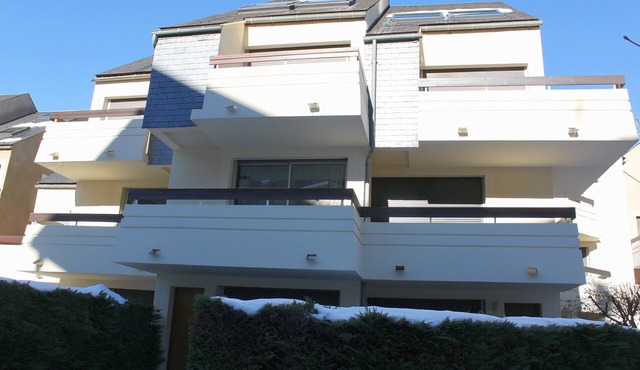 apartment located 500 m from the city center and 200 m from