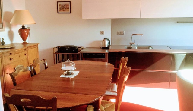 Apartment located on the 1st floor of our house, 10 minutes from the beach.