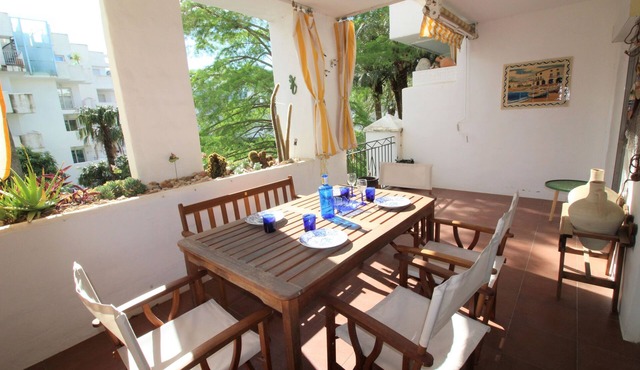 Apartment located in beautiful building with large garden area and salt water pool, locate