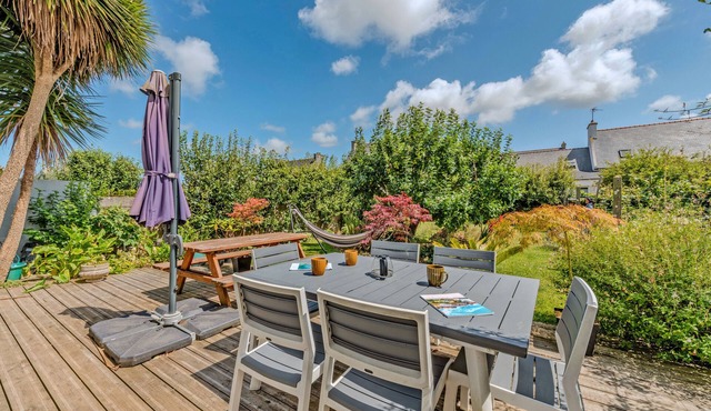 Apartment 'Location Meublé Ty Kim' with Shared Terrace and Wi-Fi