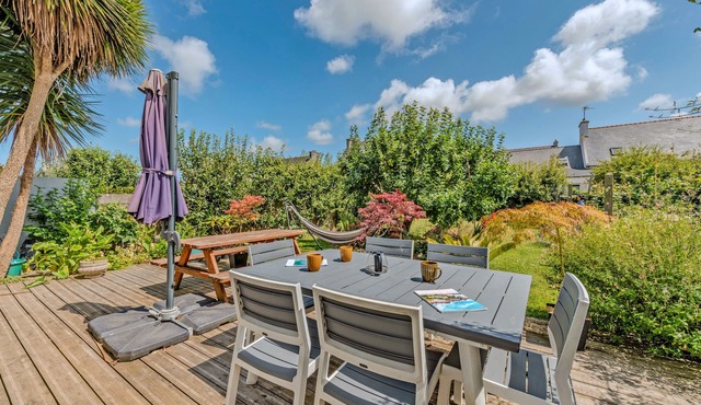 Apartment 'Location Meublé Ty Kim' with Shared Terrace and Wi-Fi