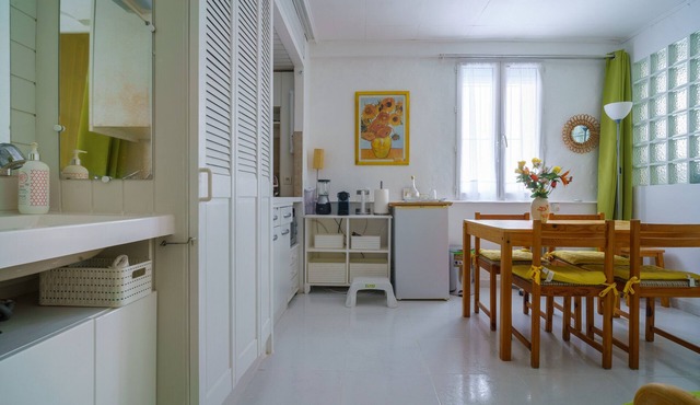 Apartment 'Logis Helena' with Wi-Fi