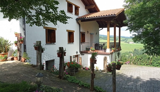 Apartment 'Lokate 5 Habitaciones' with Mountain View, Shared Terrace and Wi-Fi