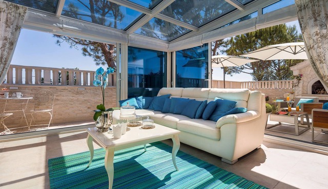 Apartment Loreta, with sea view, with garden and grill possibility