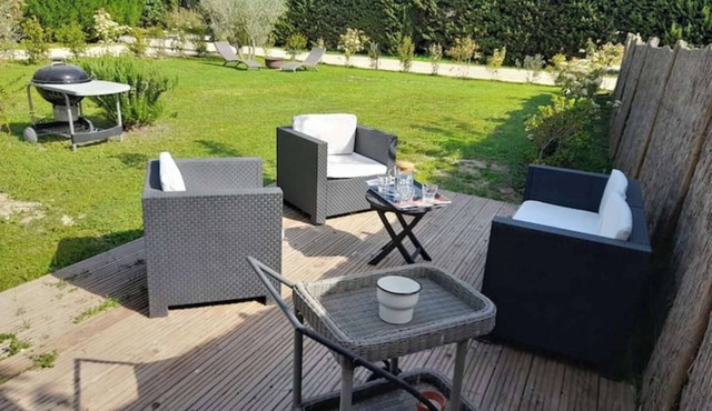 Apartment 'Lou Grand Jas' with Mountain View, Private Garden and Wi-Fi