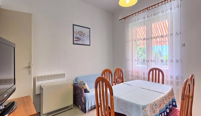 Apartment Lucija - Three Bedroom Apartment with Balcony