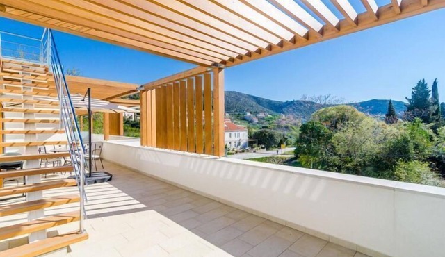 Apartment Lula - Superior Two-Bedroom Apartment with Balcony and Sea View
