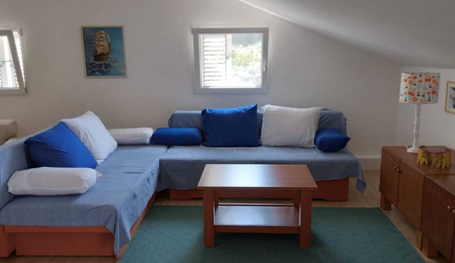Apartment Luna - One Bedroom Apartment with Terrace and Sea View (Molunat)
