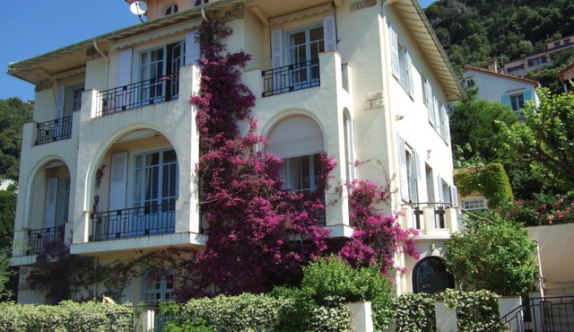 Apartment lux 1 bedroom, independent in villa, swimming pool, view Grasse and sea