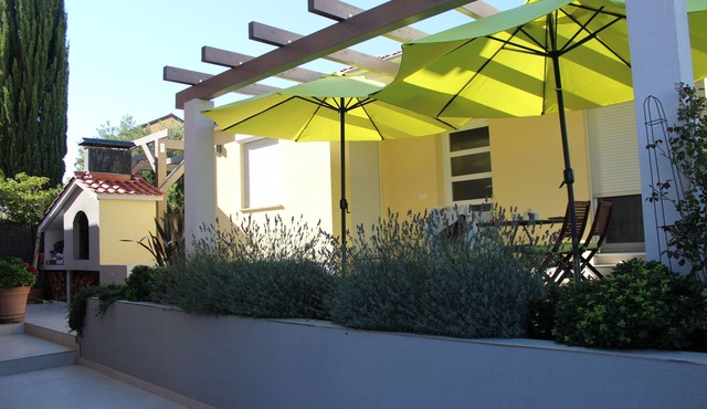 Apartment Lux in Brodarica, Sibenik, new, with terrace, parking, wi-fi, aircondi