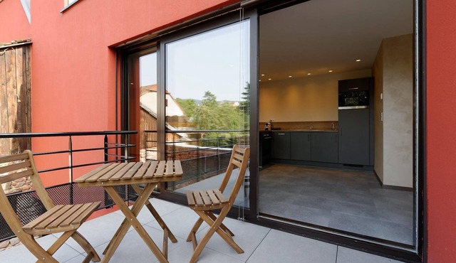 Apartment-Luxury-Ensuite with Shower-Mountain view