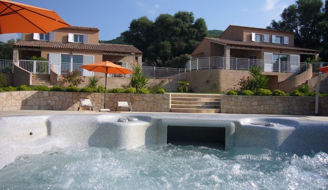 APARTMENT*LUXURY F2 (IN PRATELINA)/RESIDENCE ARIA LINDA