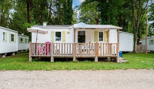 Apartment 'Lydia's Mobilhome' with Shared Pool, Private Terrace and Private Garden