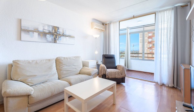 Apartment 'Mabel' with Shared Pool, Wi-Fi and Air Conditioning