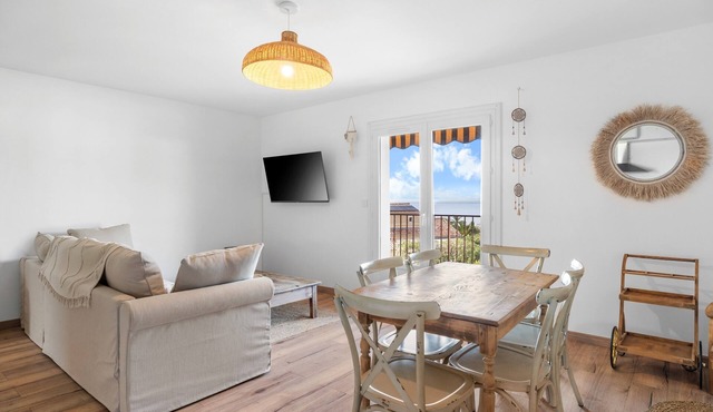 Apartment 'Magnifique 6 Personnes' with Balcony, Wi-Fi and Air Conditioning