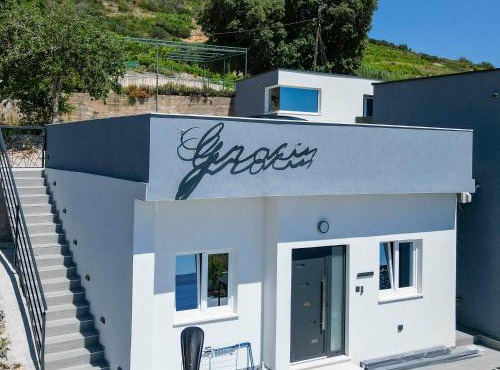 Apartment Maja - Holiday Property Gracin