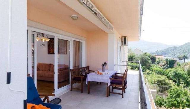 Apartment Marela- One Bedroom Apartment with Balcony and Sea View