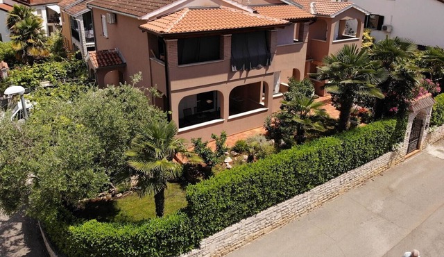 Apartment Marin, FAP A4 (2+2) one bedroom, for max 4 pax, nice area of Poreč city