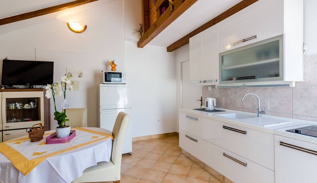 Apartment Marina View - One-Bedroom Apartment with Terrace and Sea View
