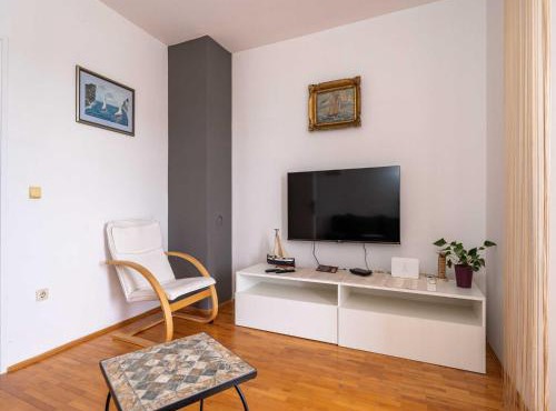 Apartment Marisol - One Bedroom Apartment with Balcony and Sea View