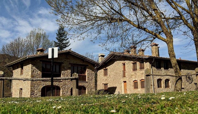 Apartment 'Mas El Carrer - Groc' with Mountain View, Shared Pool and Wi-Fi