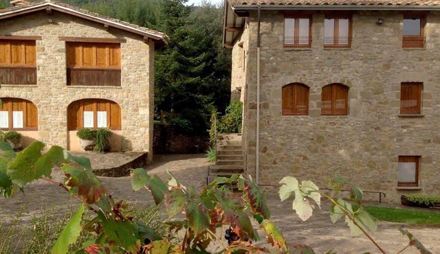 Apartment 'Mas El Carrer - Blau' with Shared Pool, Shared Garden and Wi-Fi