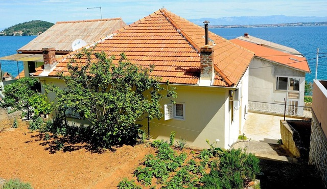 Apartment Matija, (15413), Kali, Croatia