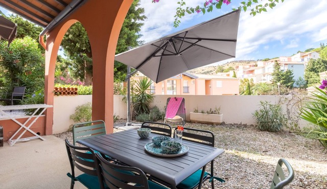 Apartment 'Meu Delit' with Shared Pool, Private Terrace and Private Garden