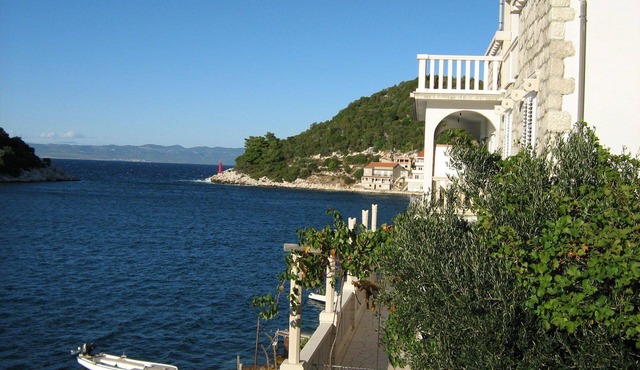 Apartment Mile - 10m from the sea A6(3+1) President - Zaklopatica, Island Lastovo, Croatia